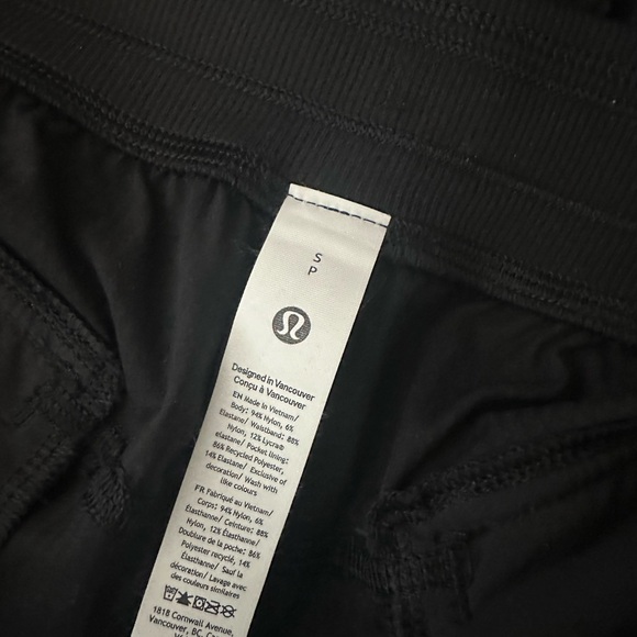 Lululemon Athletica Black Dance Studio Relaxed-Fit Mid-Rise Cargo Pant, Like new - Picture 8 of 8